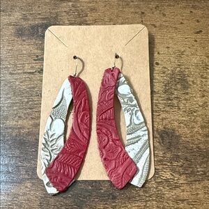 Elegant Red and Gray/White Textured Earrings